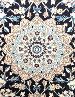 Nain 9 La, 127x108, Wolle und seide, Iran