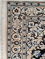 Nain 9 La, 127x108, Wolle und seide, Iran