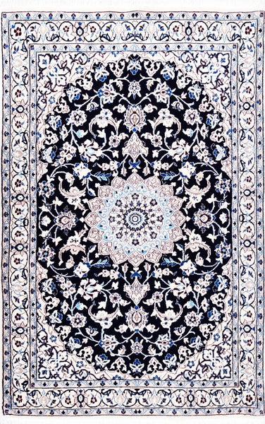 Nain 9 La, 127x108, Wolle und seide, Iran